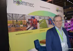 Hendrik Mast of Hortimec offers, among other things, water-saving spray booms